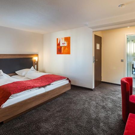 Hotel Schwanen Köngen エクステリア 写真