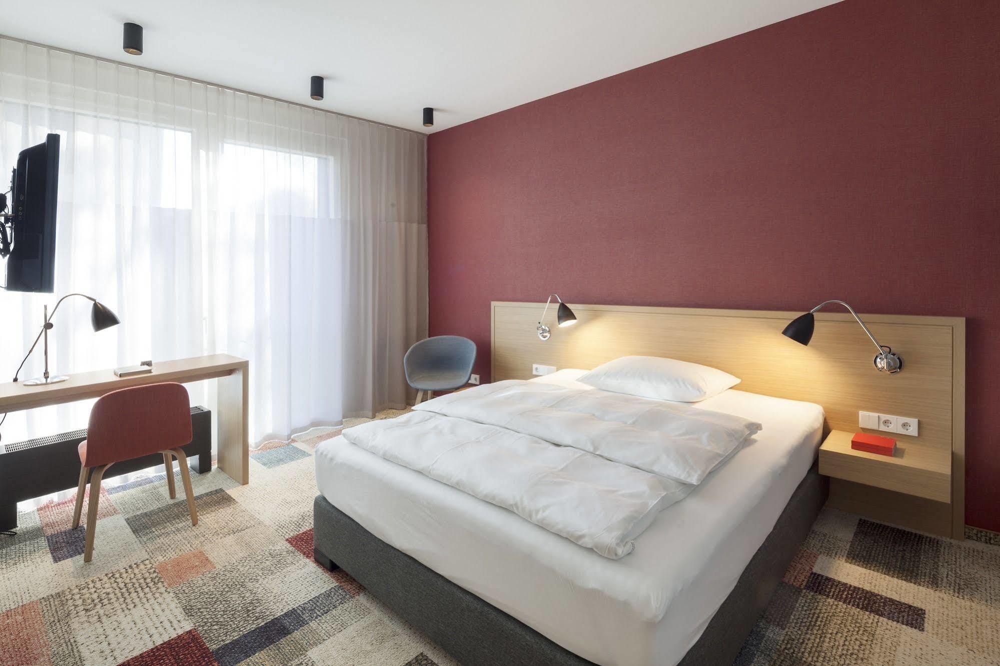 Hotel Schwanen Köngen エクステリア 写真
