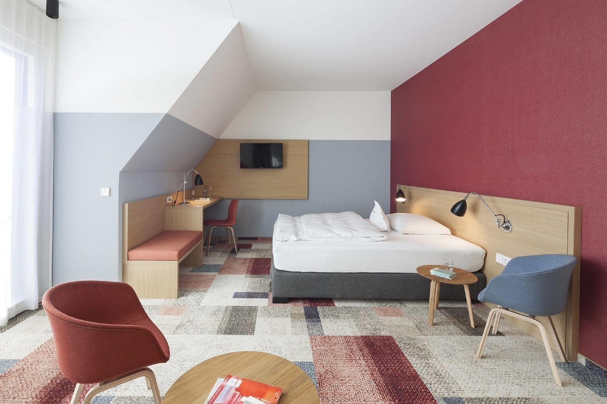 Hotel Schwanen Köngen エクステリア 写真